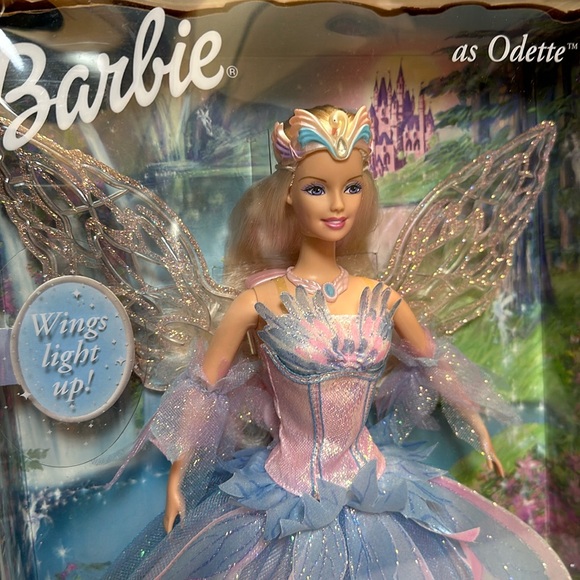 Barbie of Swan Lake Odette Fashion Doll with Light up Wings. Brand New ! - Picture 3 of 12